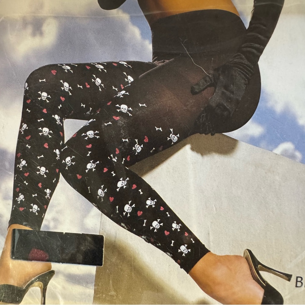 Shirley of Hollywood Black Skull Print Leggings